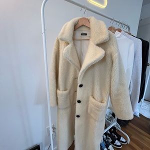 Boohoo long teddy coat. Color: cream